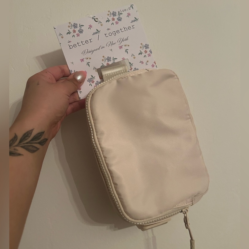 NWT belt bag